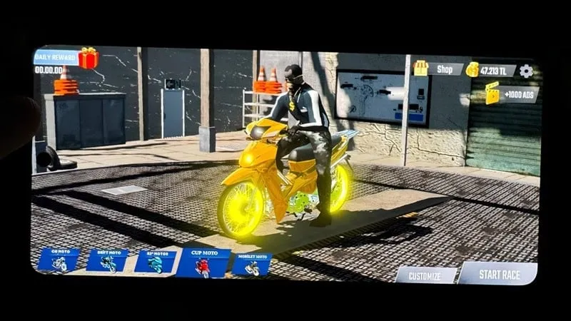 Captura de tela do CG Moto Online mostrando a loja do jogo onde os jogadores podem comprar motos e atualizações.