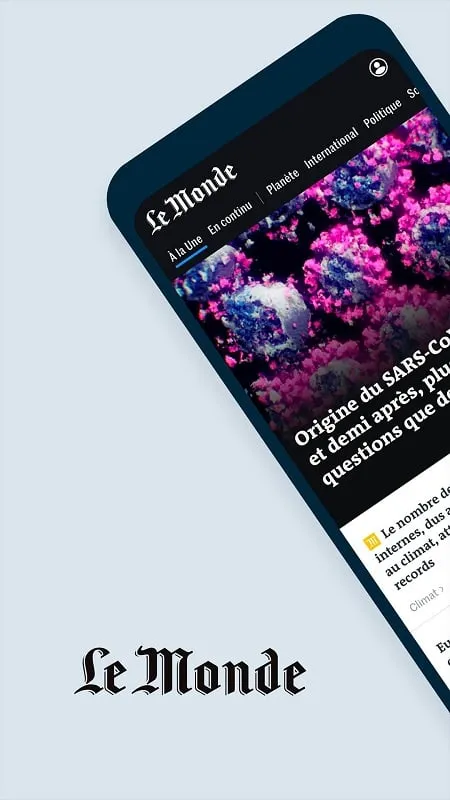 Le Monde Actualites en direct mod interface showing premium features