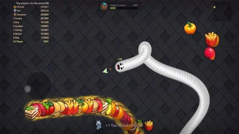 A player competing against others in Snake Lite.